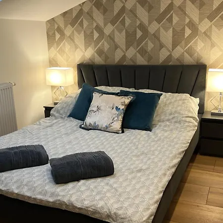 New Black Warszawa Parking Free *