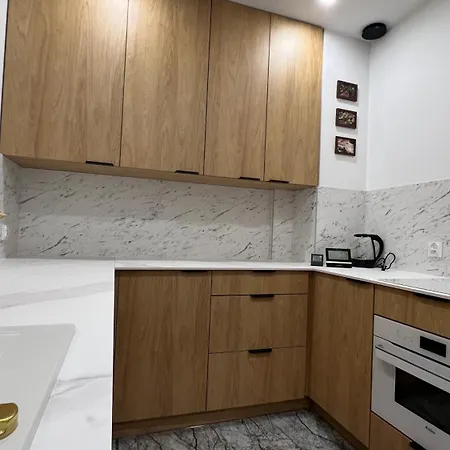 New Black Warszawa Parking Free