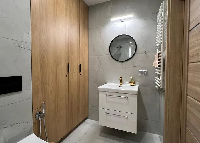 New Black Warszawa Parking Free