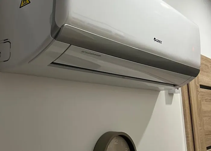 New Black Warszawa Parking Free