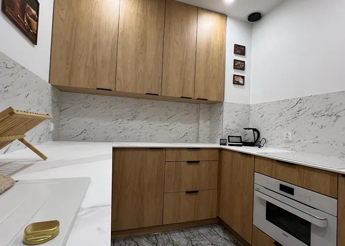 New Black Warszawa Parking Free