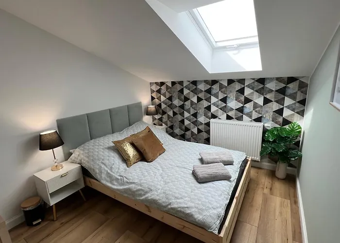 New Black Warszawa Parking Free *