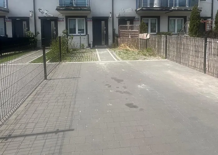 New Black Warszawa Parking Free